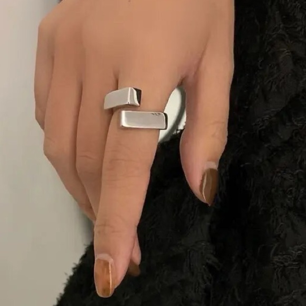 💍Sleek Silver Statement: Geometric Hug Ring, women, adjustable one size